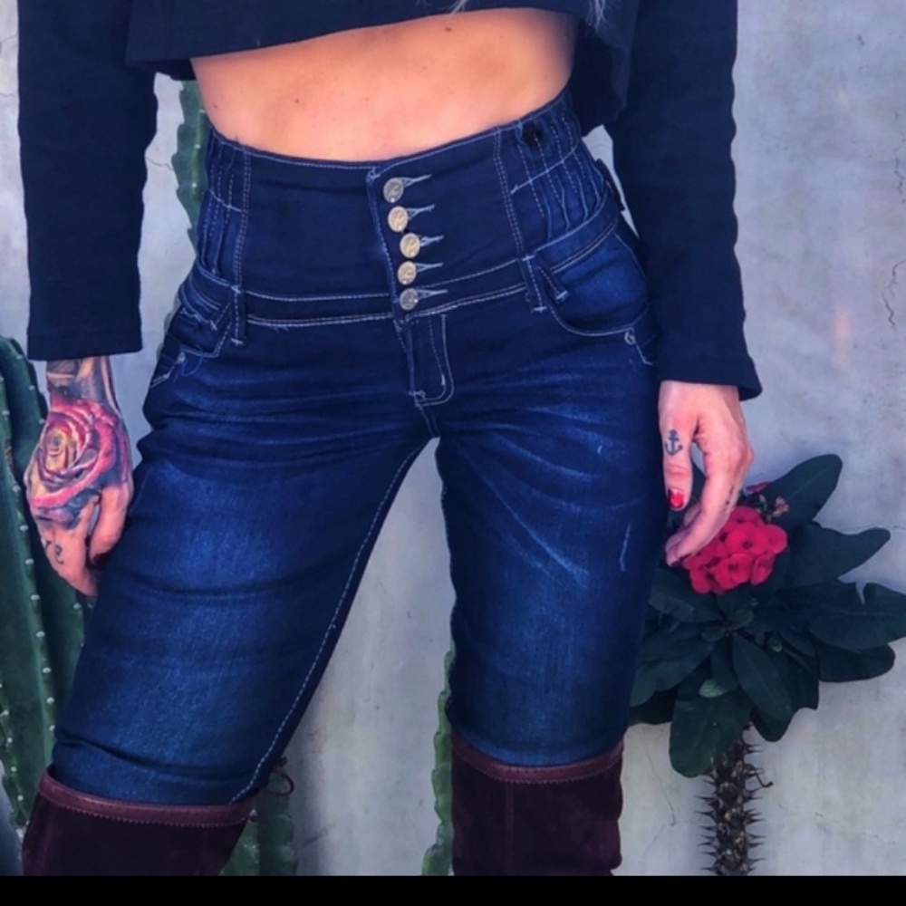 NWT Tushy Sculpting Stretch Jean - Picture 3 of 4
